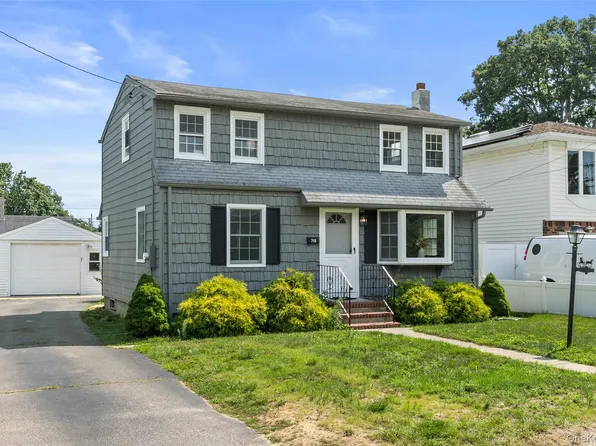 718 Elmwood Road, West Babylon, NY 11704