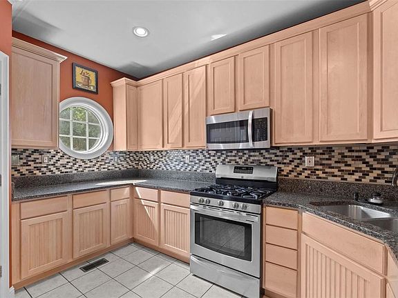 4th image of 3701 Cornfield Ln