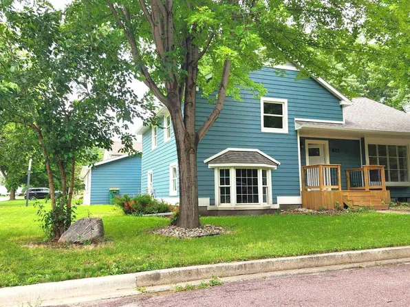 621 1st St E, Tracy, MN 56175