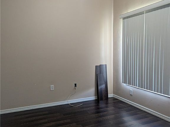 4th image of 2112 NE 16th Pl