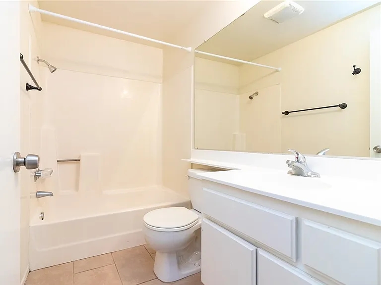 730 W 4th St #306 — Photo 7