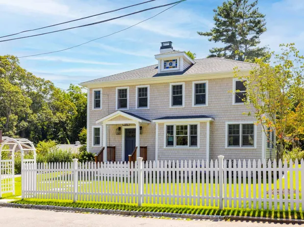 5 Pine Tree Ln, Tisbury, MA 02568