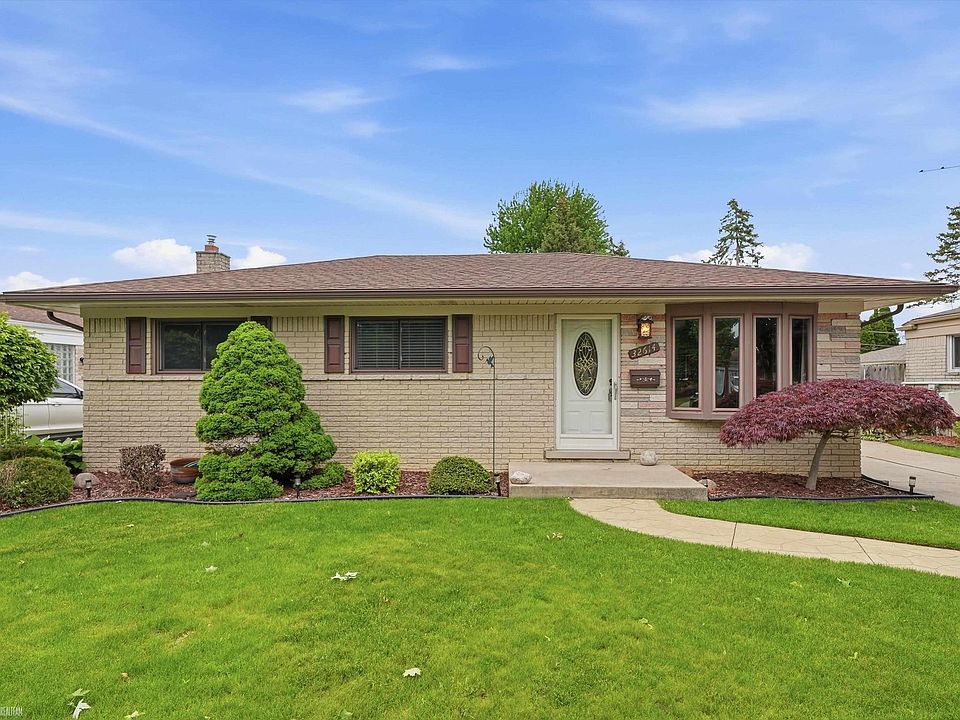 1st image of 32614 Stricker Dr