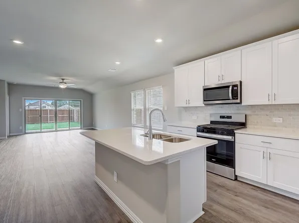 3907 Superior Dr, Farmersville, TX 75442