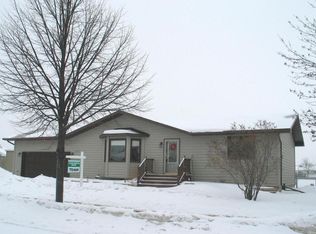 2621 S 19th St, Grand Forks, ND 58201