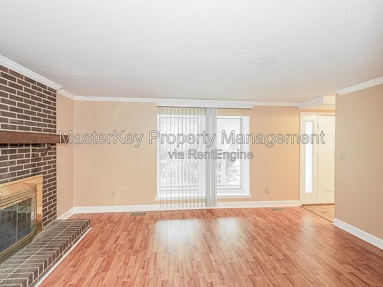 104 Castle Bay Ct — Photo 9