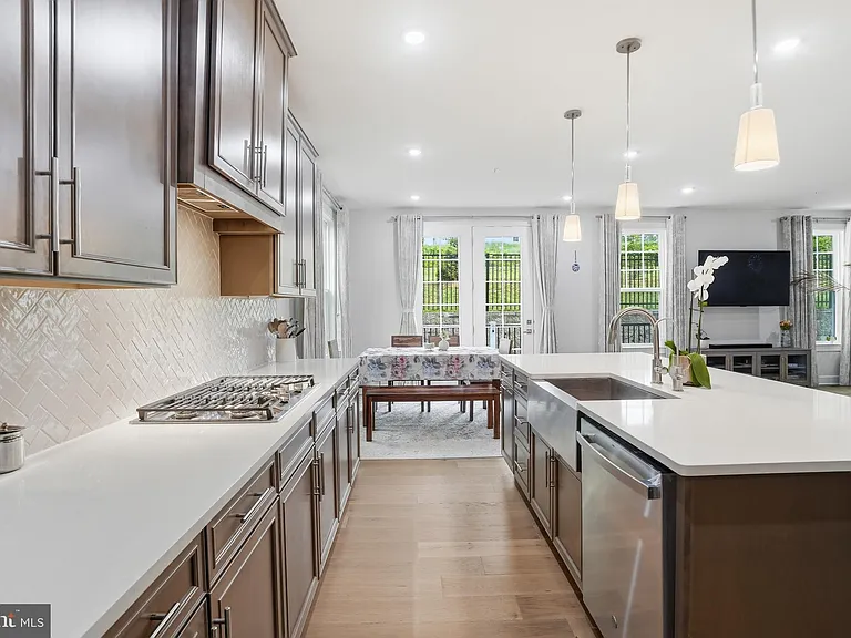 411 W Ponds Edge Dr — Photo 11