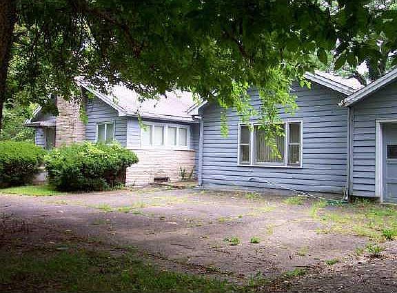 2nd image of 4230 N Fairview Ter