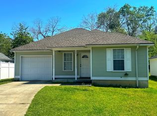 305 Barfield St, Hahira, GA 31632