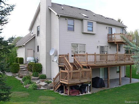 3rd image of 520 Aarons Way