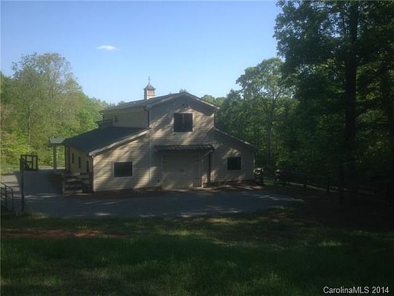 Barn/Garage below apartment