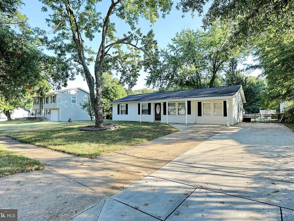 1st image of 318 Barksdale Ave