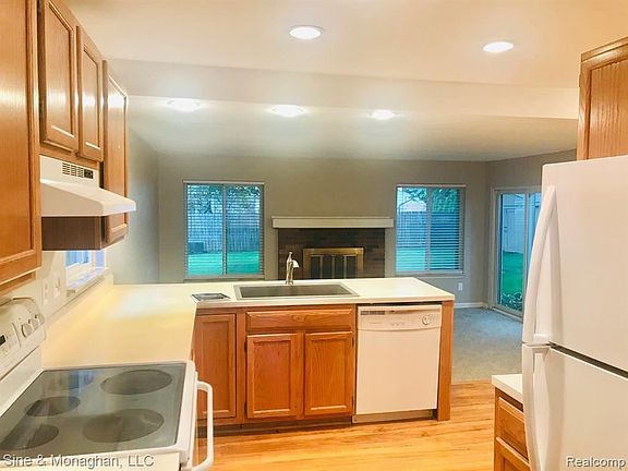 4th image of 16232 Picton Ct