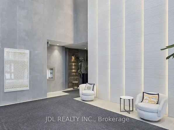 7890 Jane St #3803, Vaughan, ON L4K 4L8