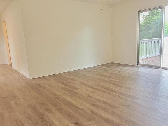 3rd image of 3046 Francis Dr