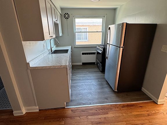 5th image of 3902 E Gatewood Ln APT 1