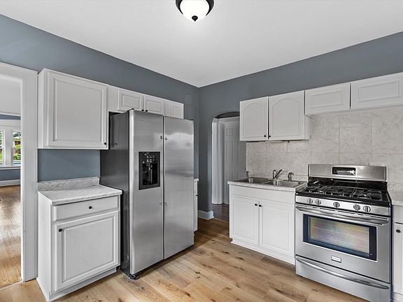 2nd image of 6220 W Girard AVENUE