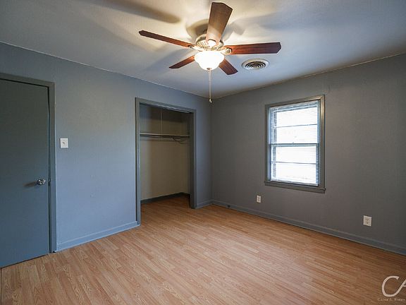 5th image of 2217 S Willis St