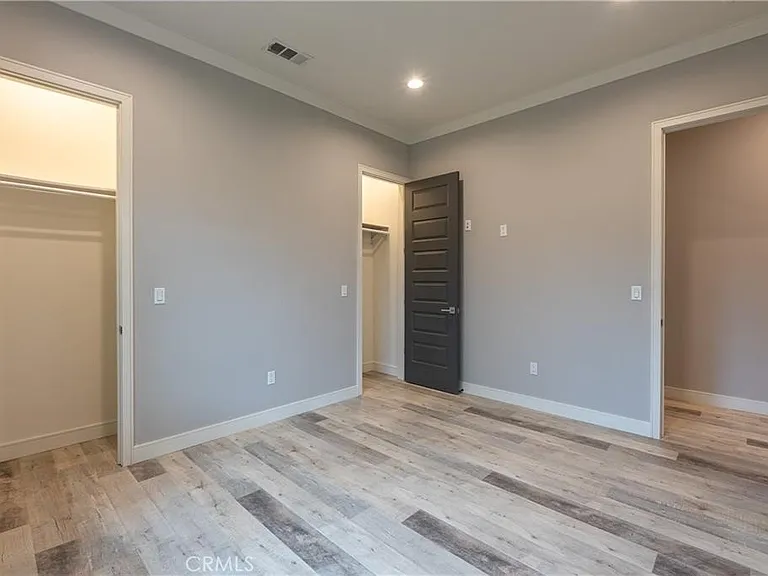 6940 Peach Ave — Photo 36