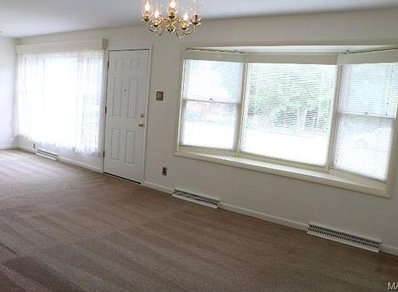 4th image of 1070 Saint Joseph St