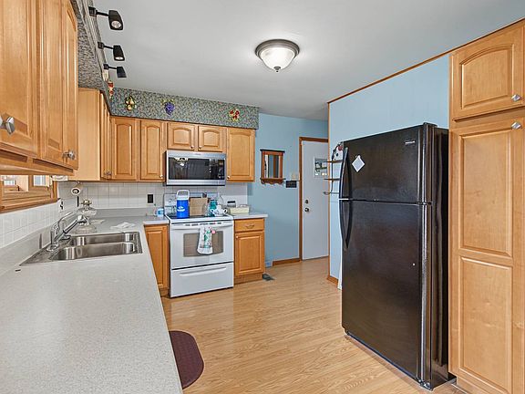 5th image of 17261 Buckingham Rd