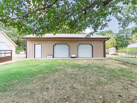 4th image of 105 Camaron Dr