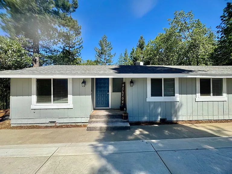 4425 Sierra Springs Dr — Photo 43