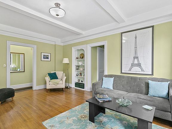2nd image of 2138 Broadway #4C