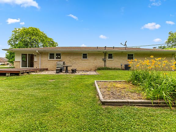 3rd image of 10751 N Rainbow Ln