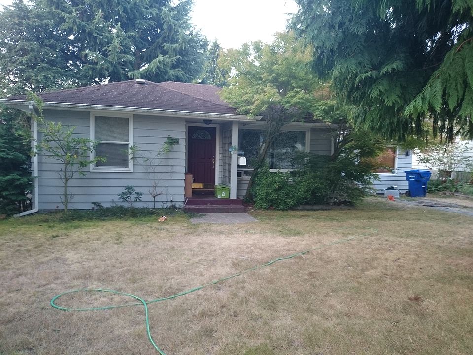 2nd image of 725 N 98th St
