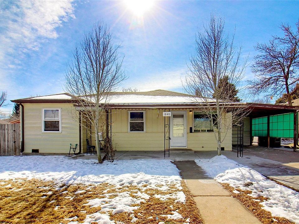 YOU WILL LOVE TH INTERIOR OF THIS HOME! ROOMY AND LOTS OF VERSATILE SPACE