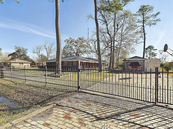 4th image of 2814 Balmorhea Ave