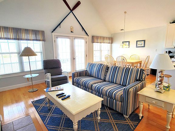 3rd image of 3811 West Ave #2