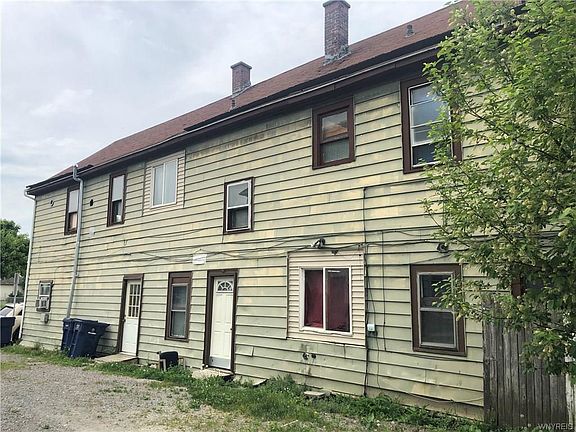 2nd image of 2426 Seneca St