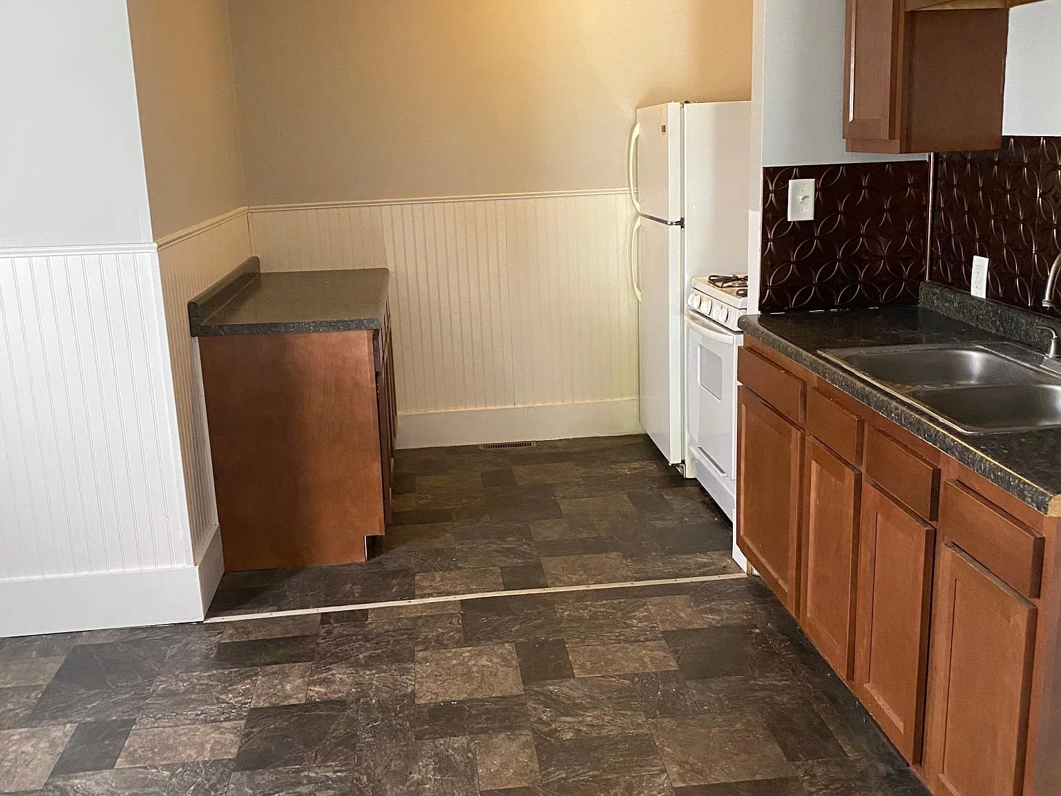 733 N Saint Louis Blvd — Photo 4