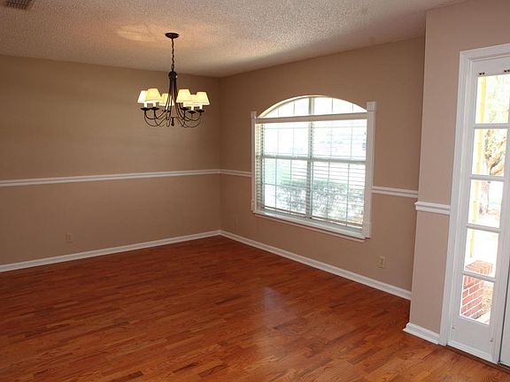 4th image of 13250 Mendenhall Pl