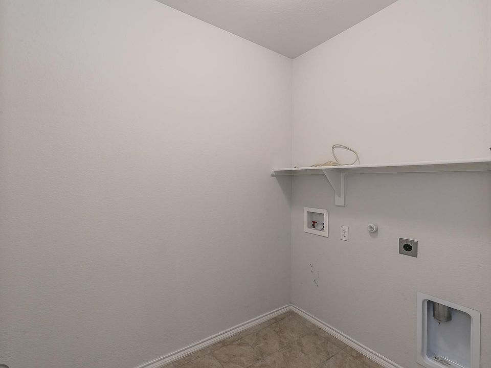 1st image of 1113 Emerald Leaf Dr