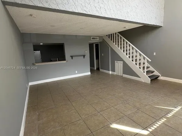 18051 NW 68th Ave, Hialeah, FL