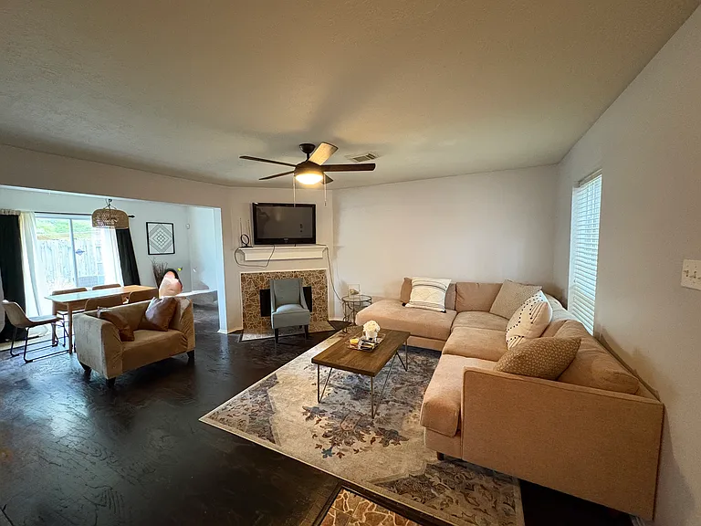 Sage Place Dr — Photo 4
