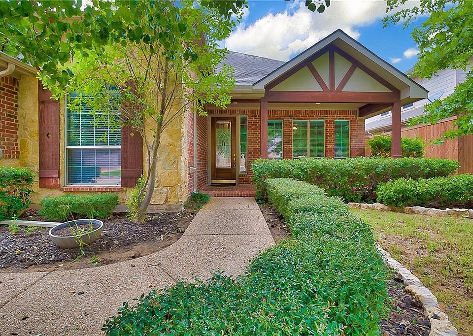 1st image of 218 Livingston Dr