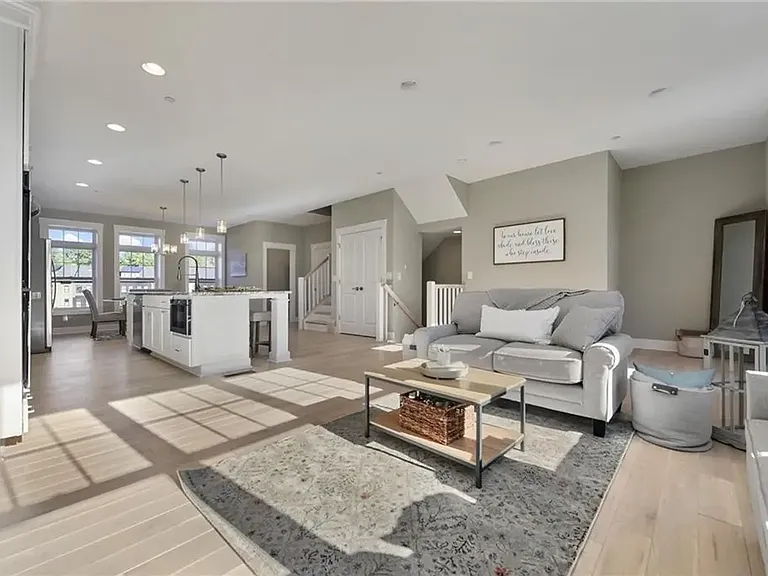 349 Azalea Dr — Photo 3