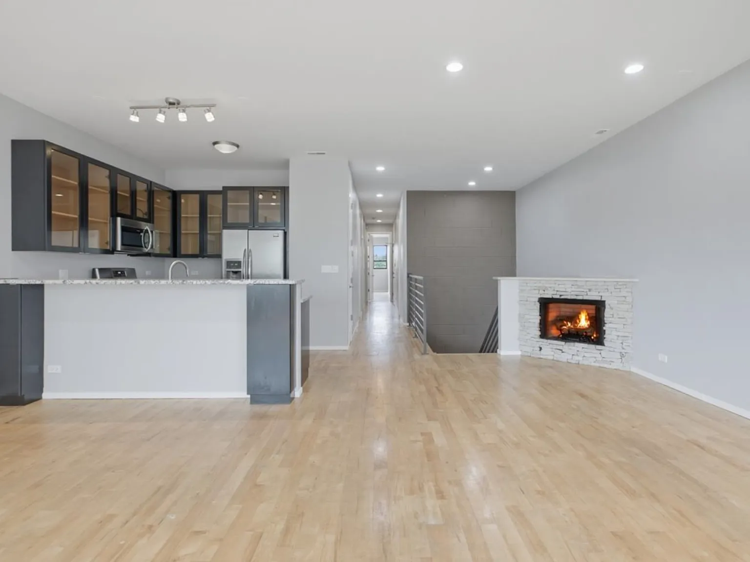 3 bed, $4,200 — Photo 1