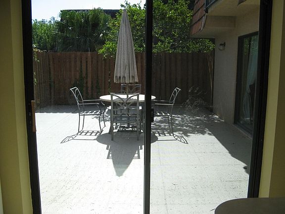 3rd image of 350 E Waverly Pl APT B5