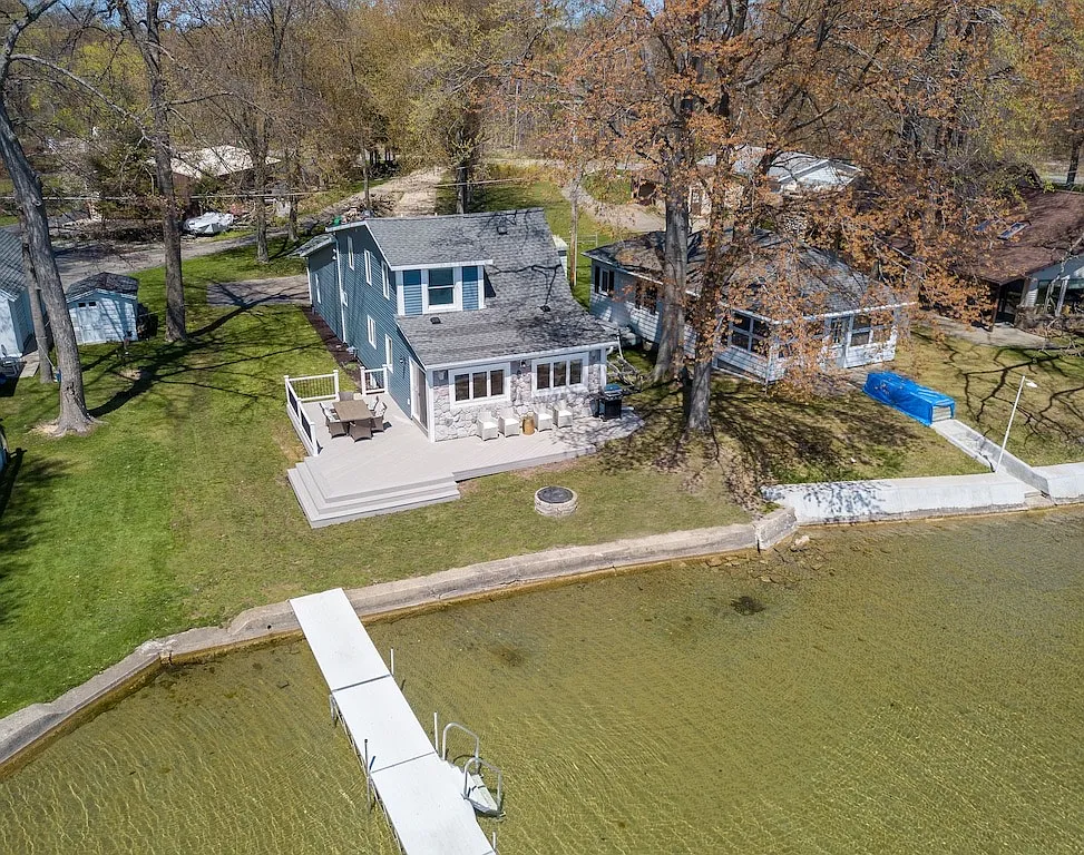 4 bed, 1599 sqft, $2,300 — Photo 1
