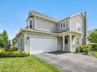 2938 Falling Waters Ln, Lindenhurst, IL 60046