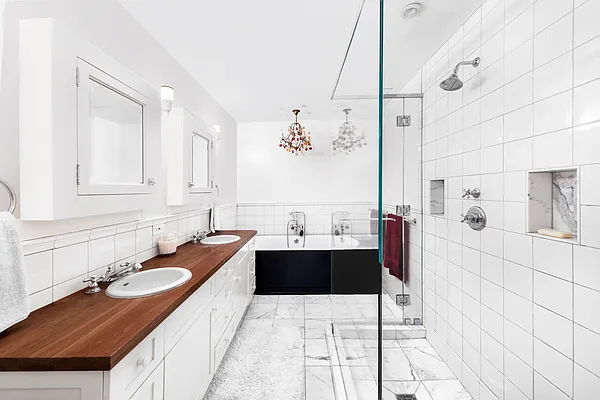 Sold by Compass | media 7