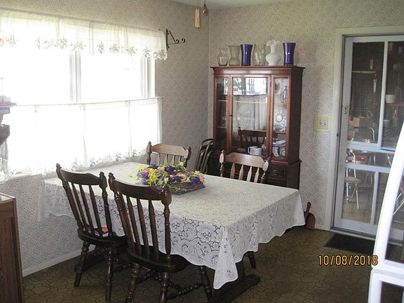 2nd image of 923 Colfax Dr
