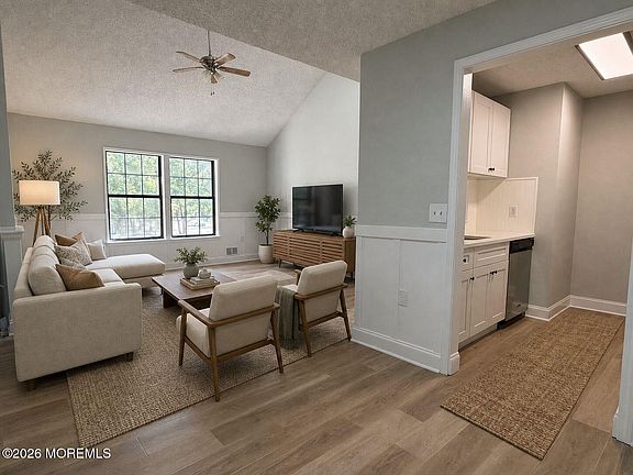 3rd image of 703 Fox Glove Court