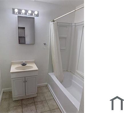 5th image of 900 N Leslie St Unit B