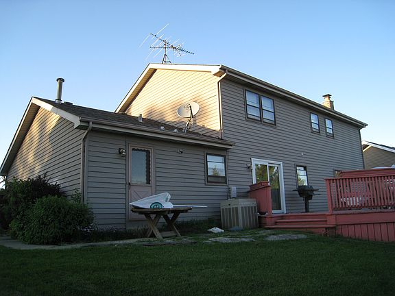 3rd image of 221 Beverly Ct